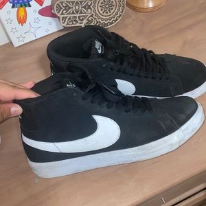 NIKE SB ZOOM MID BLAZERS